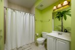 Hall Bath w/Tub & Shower Combo